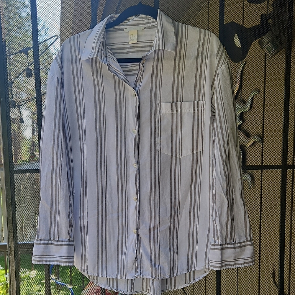 H&M White and Gray Striped Top